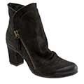 Black Nubuck color swatch